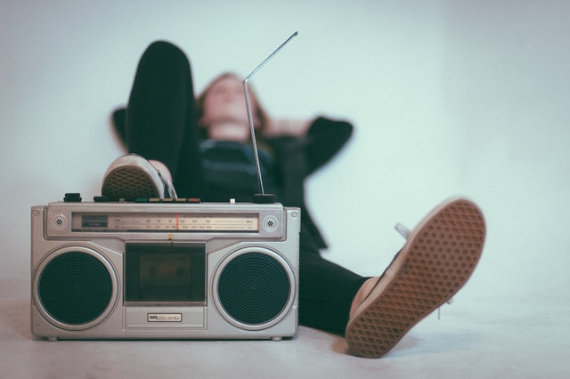 Foto de un radio antiguo